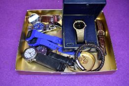A tray of gents wrist watches and jewellery including Sekonda, Casio, Manhattan, cufflinks, bangle