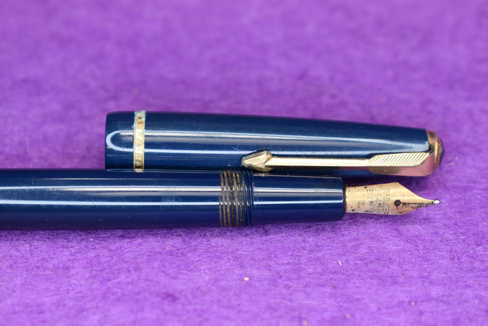 Two Parker Slimfold fountaiin pens in blue with single decorative band to cap, and a Sheaffer in - Image 2 of 4