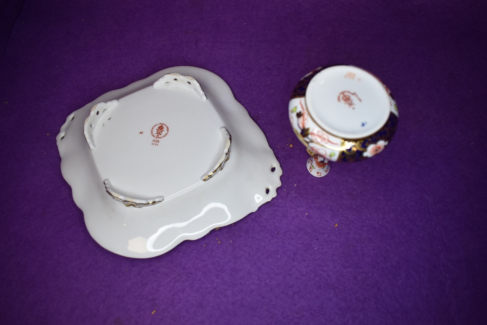 Two pieces of Royal Crown Derby both on red back stamps, a squat handled vase and footed trinket - Image 2 of 2