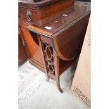 An Edwardian mahogany and cross banded Sutherland style table, width approx. 70cm