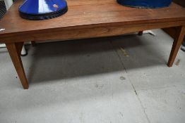 A vintage low coffee table, approx. 52 x 102cm (height approx. 37cm)