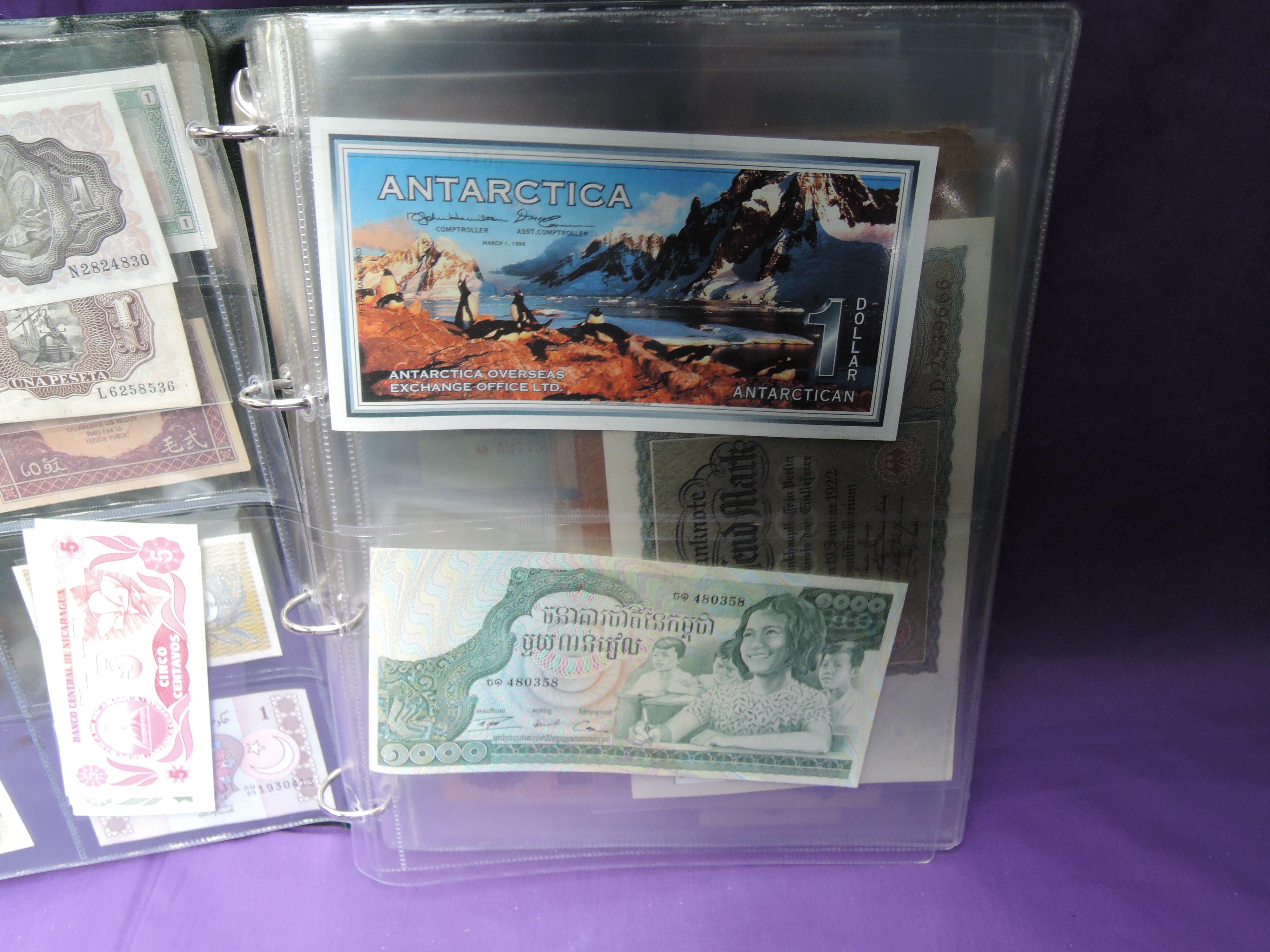 Two albums of World Banknotes, Afghanistan to Zimbabwe, most countries seen, mainly uncirculated - Image 7 of 12