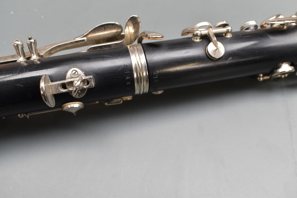 A Buffet Crampon Paris clarinet, impressed serial number 814420, no case - Image 3 of 3