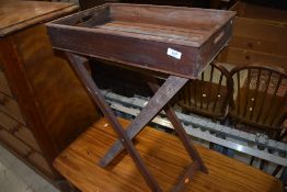 A traditional butlers crate style tray table on folding stand, approx. 58 x 36cm