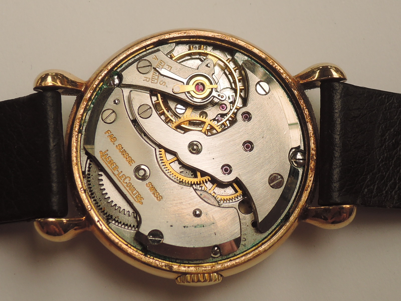 A gent's 1950's 9ct gold wrist watch by Jaeger Le Coultre no:799107 having Arabic numeral dial - Image 3 of 4