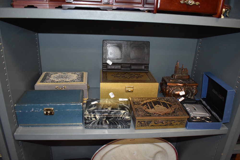 A mixed selection of jewellery boxes,including early plastic gents case with collar studs and