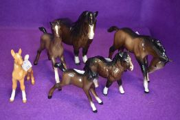 Six Beswick studies, Foal, brown 947, Foal, brown 815, Foal, third version, palomino, 763, Foal,