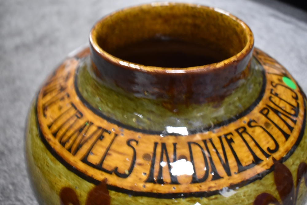 A large floor vase of squat form depicting a young Shakespeare, lions and motifs, with wording - Image 6 of 7