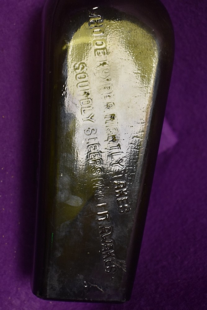 A scarce antique gin bottle,around 1900 for De Kuypers gin with coffin style shape,'who De Kypers - Image 2 of 2