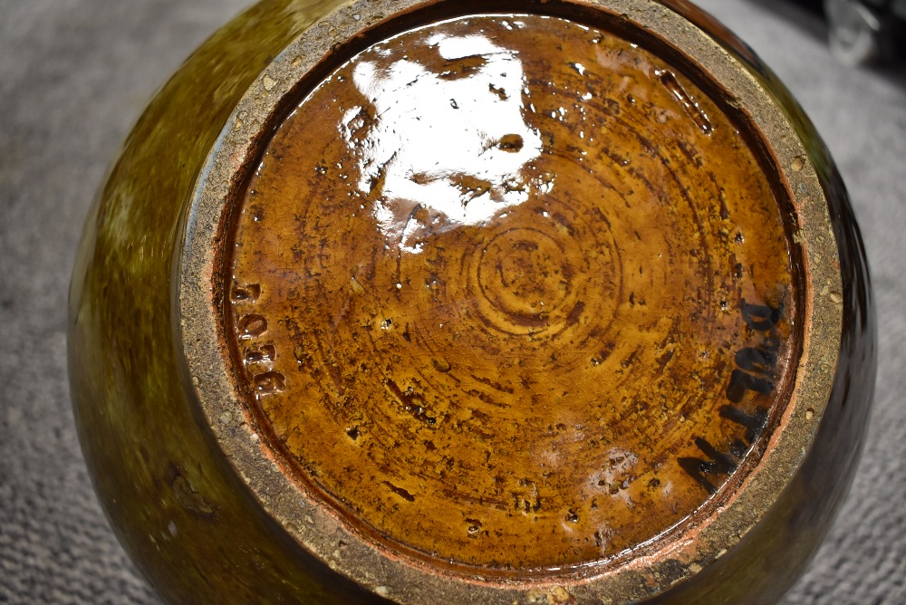 A large floor vase of squat form depicting a young Shakespeare, lions and motifs, with wording - Image 2 of 7