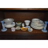 A mixed lot of ceramics including Wedgwood plates of varying size having fruit pattern,Wedgwood