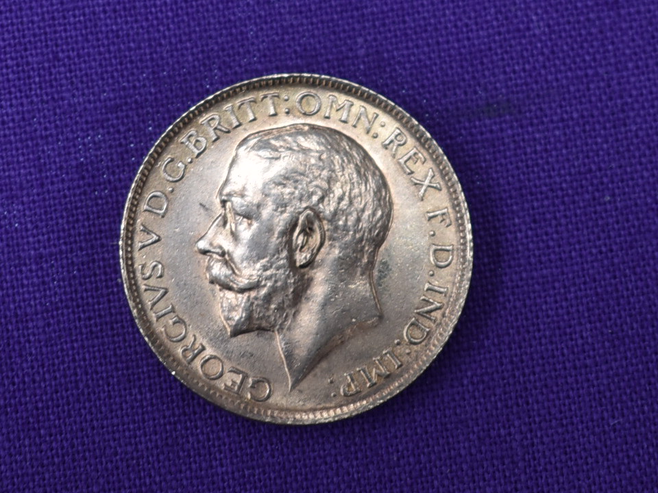 A 1918 George V Gold Sovereign - Image 2 of 2