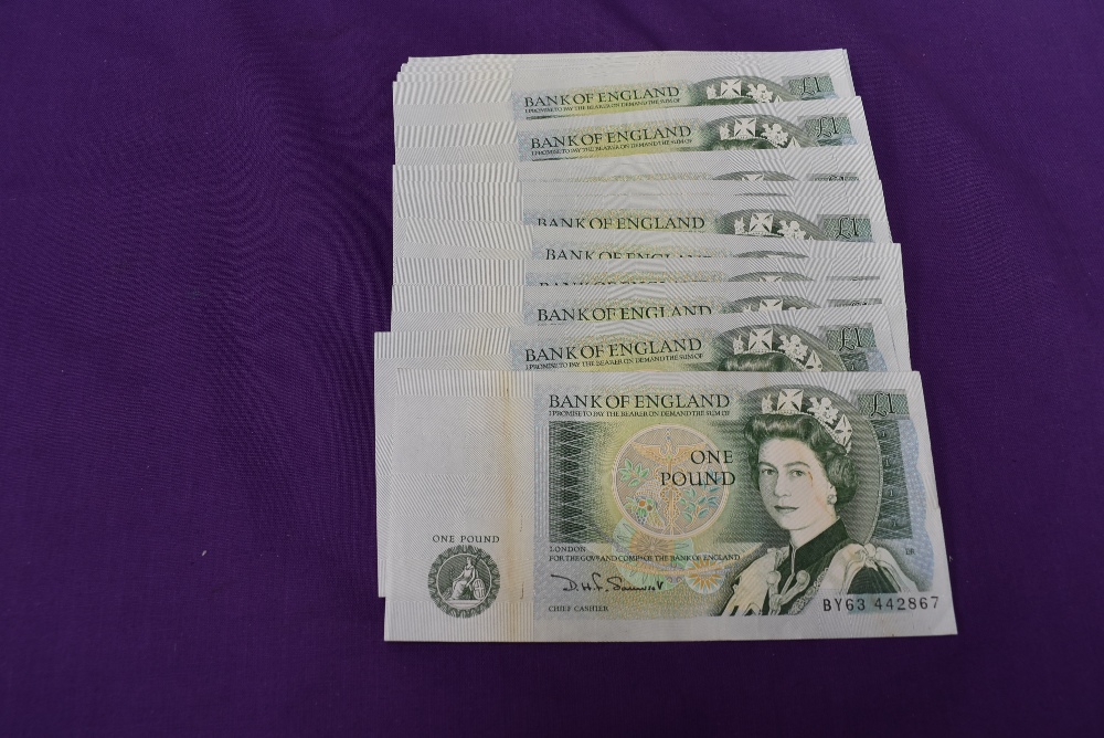 Thirty One consecutive Uncirculated D H F Somerset £1 Banknotes, serial numbers BY63 442867 to