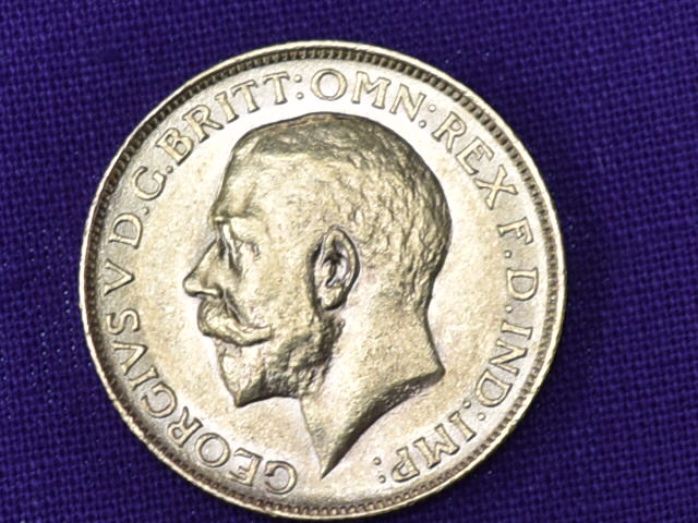 A 1911 George V Gold Sovereign - Image 2 of 2