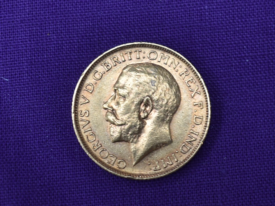 A 1912 George V Gold Sovereign - Image 2 of 2