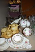 A mixed lot of ceramics including Royal Standard cups and saucers having rose pattern,breakfast