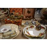A selection of vintage flat ware and ceramics including cake plate,spoons and more.