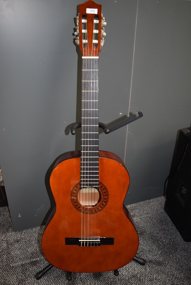 A Westcoast classical guitar, model C452