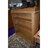 A natural pine low bookshelf, width approx. 102cm