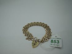 A 9ct gold gate bracelet having padlock clasp, approx 14g