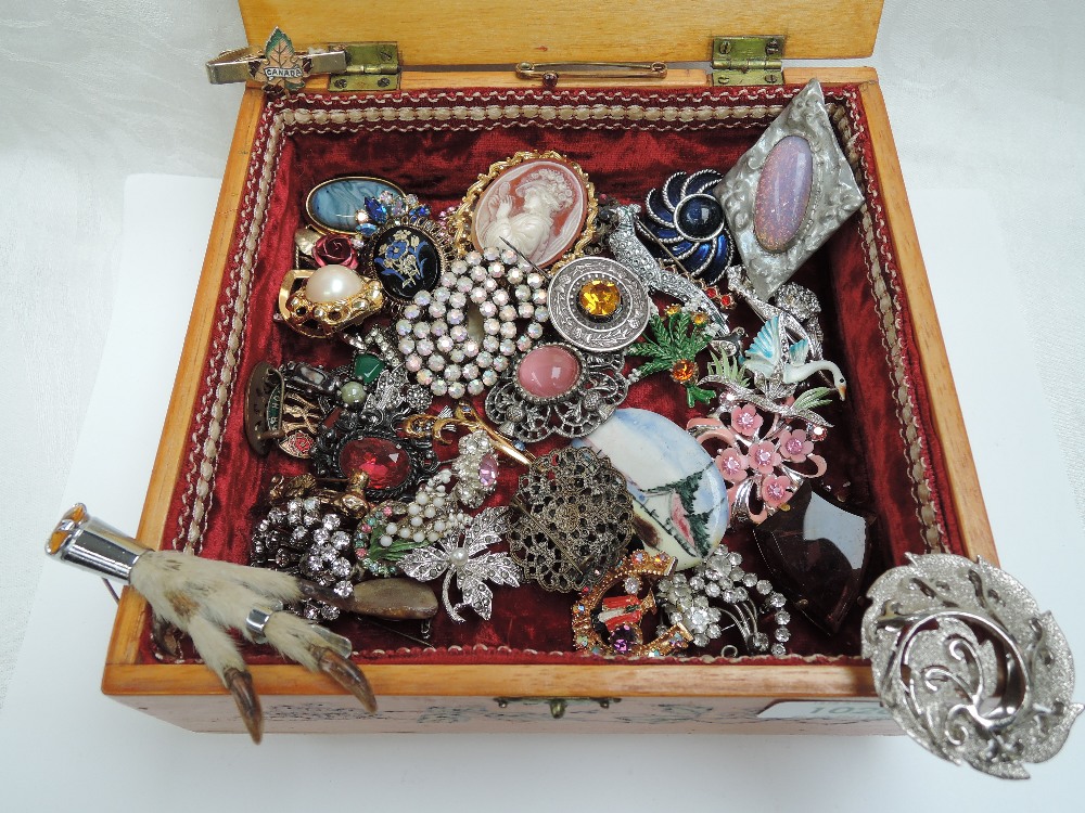 A wooden box containing a selection of brooches including enamelled, ceramic, Scottish, Marcasitte - Image 2 of 2