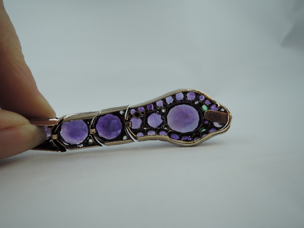 An early 20th Century Serpent collarette necklace having graduated amethyst set articulated links - Image 8 of 11