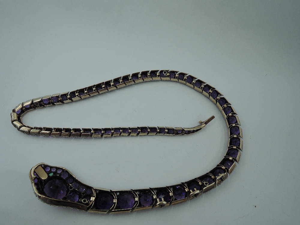 An early 20th Century Serpent collarette necklace having graduated amethyst set articulated links - Image 5 of 11