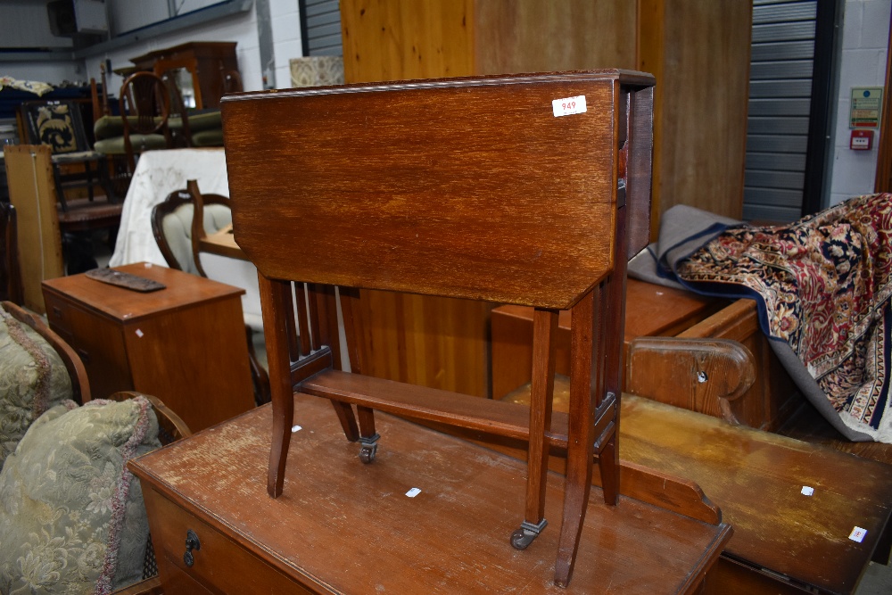 An early Edwardian mahogany Sutherland style side table