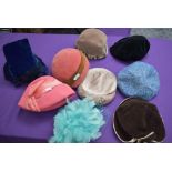 A mixed lot of ladies vintage hats,predominantly 1940s to 60s.
