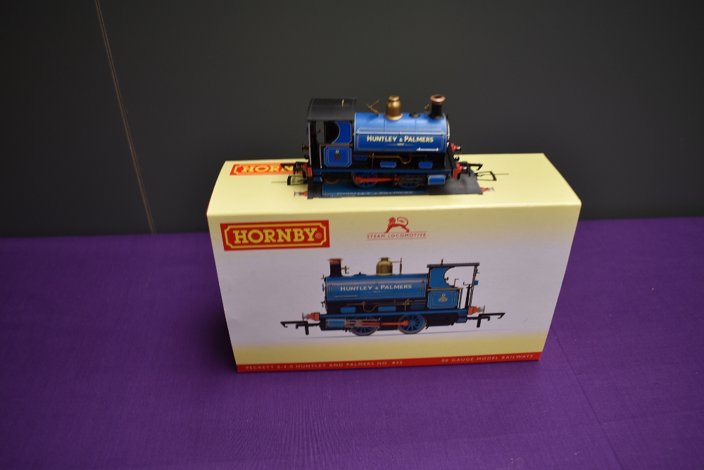 A Hornby 00 gauge Peckett 0-4-0 Hunley & Palmers Locomotive, boxed R3429