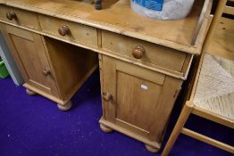 A 19th Century natural pine wash stand/dressing table, approx. width 95cm