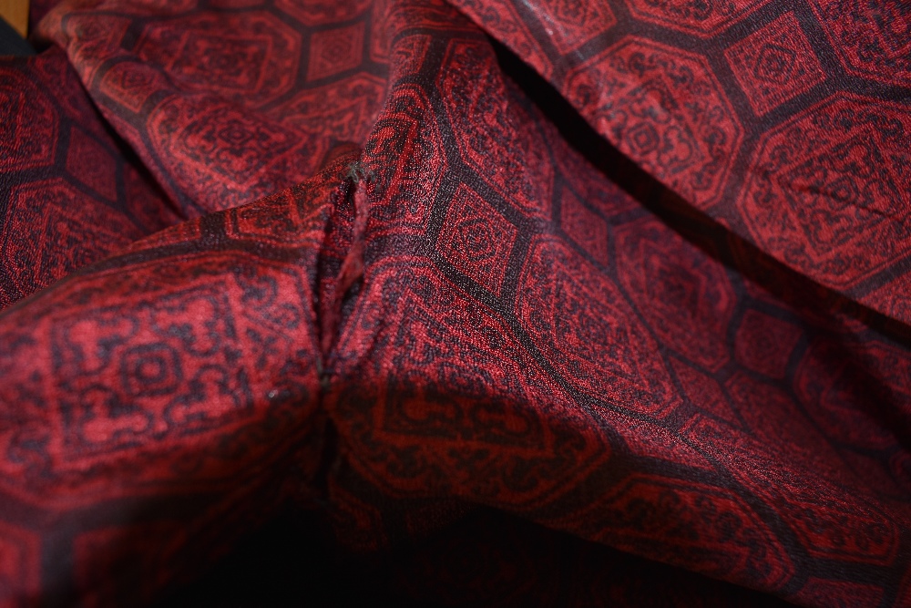 A gents 1960s Tootal dressing gown in red. - Image 4 of 5