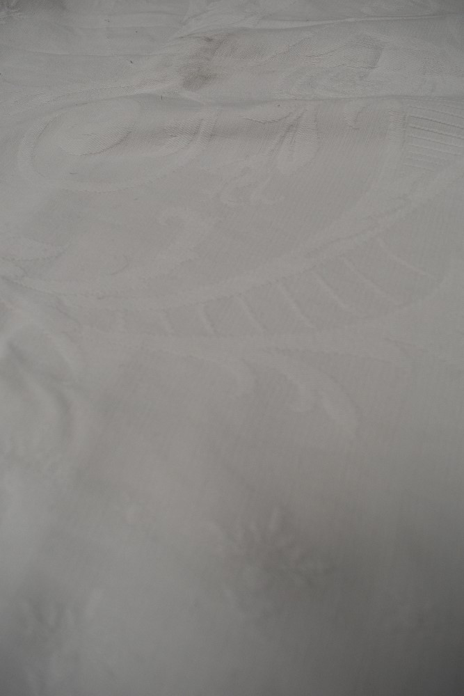 An antique marcella bed throw having floral design. - Image 3 of 3