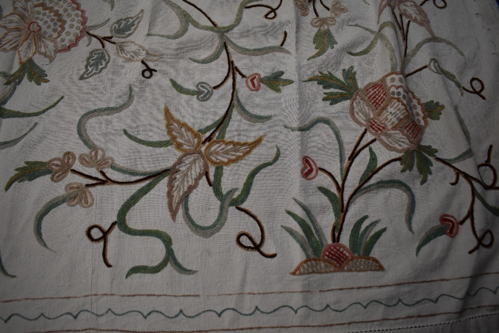 A vintage Indian crewel work embroidered throw. - Image 2 of 4