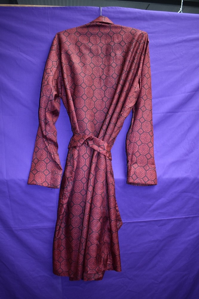 A gents 1960s Tootal dressing gown in red. - Image 3 of 5