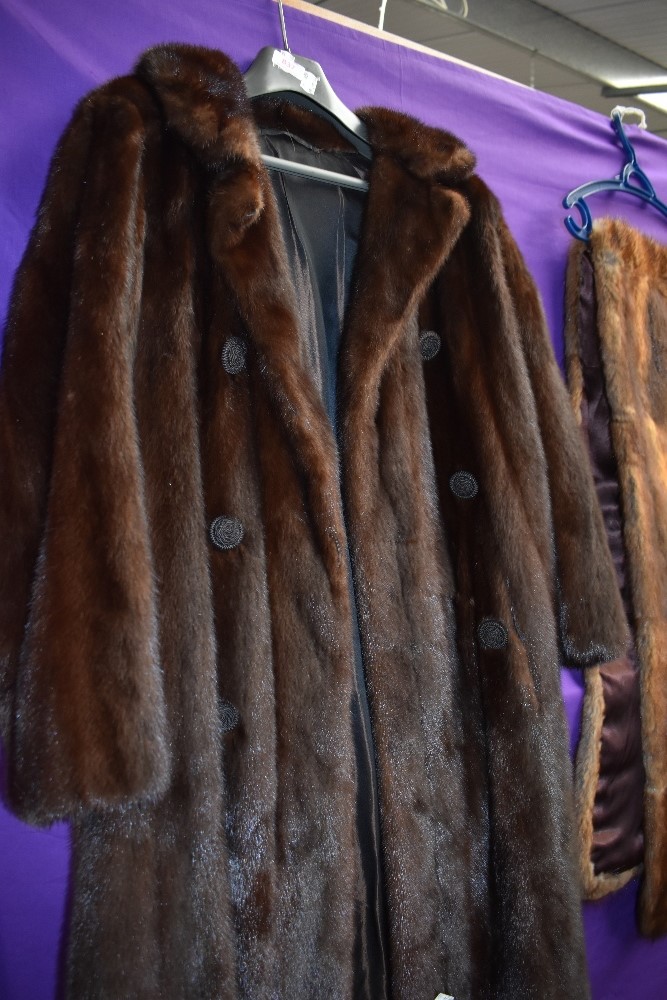 A vintage brown mink coat and a wrap. - Image 2 of 2