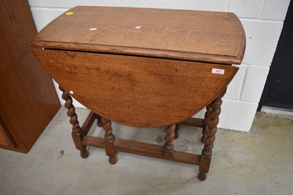 An early 20th Century oak twist gateleg occasional or small dining table