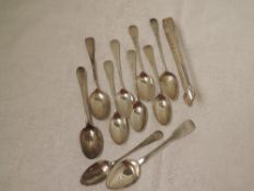 A selection of Georgian silver tea spoons and a pair of Georgian silver Sugar nips, approx 169g