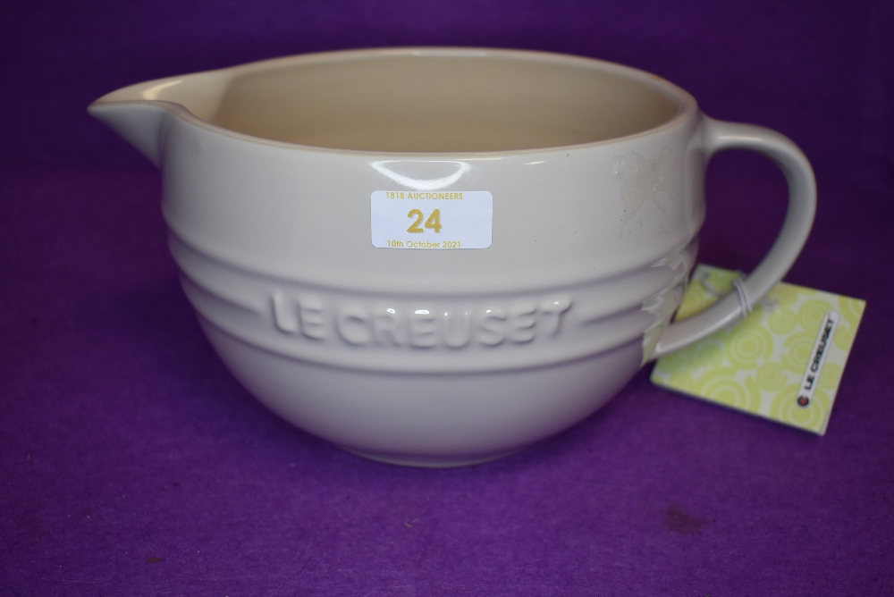 A Le Creuset 2 litre mixing jug