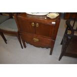 A Georgian style mahogany washstand