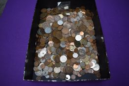 A collection of GB and World Coins, mainly modern along with a 2001 Coins Yearbook