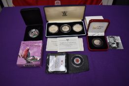 Four World Silver Coins, 5 Dollar World of Parrots pink and grey Galah from Cook Island with