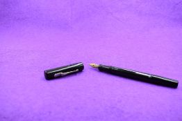 A Mabie Todd & co Swan Self Filler leverfill fountain pen in BHR , screw cap, with Swan No2 nib.
