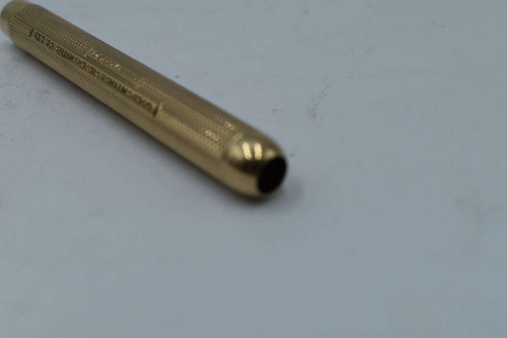 A part retracting pencil hallmarked 9ct, by Goldsmiths and Silversmiths Co Ltd. (missing screw in - Image 2 of 2