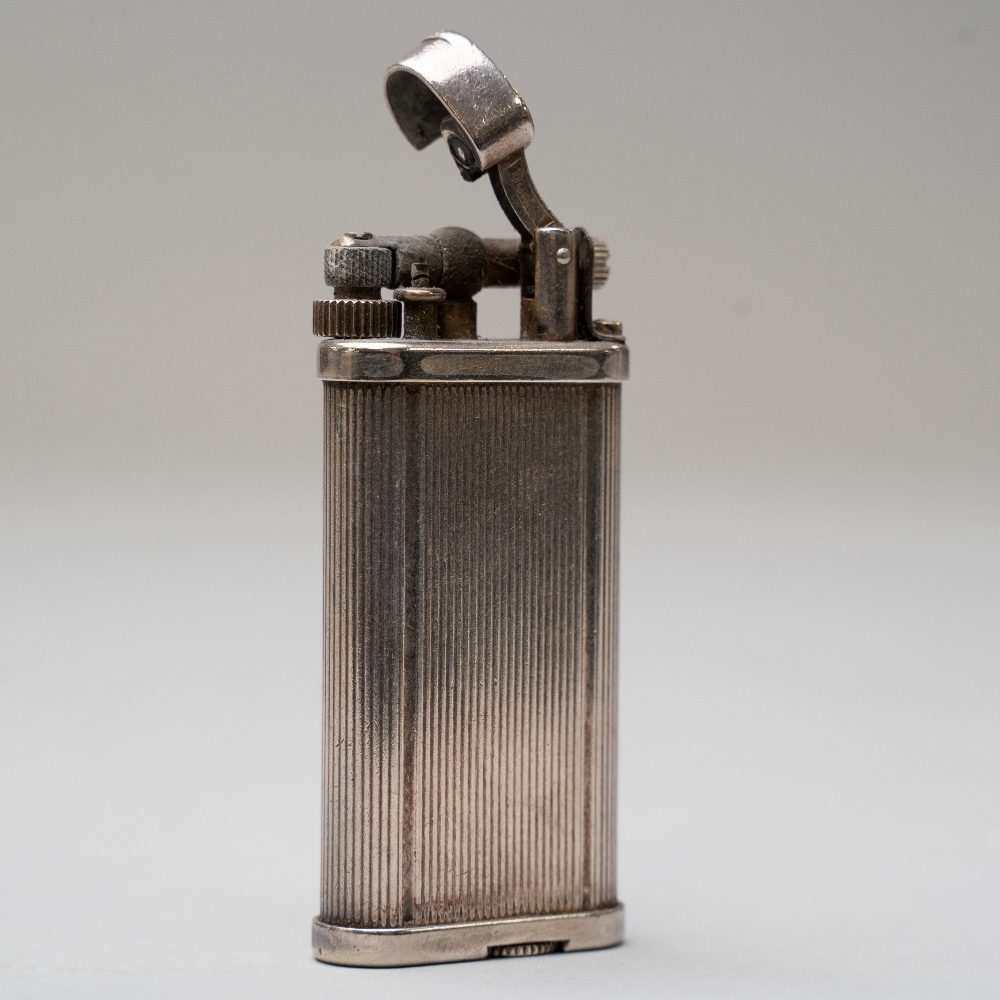 A vintage smokers pocket cigarette lighter by Dunhill from the Unique range marked WF 430299 to base - Image 2 of 3