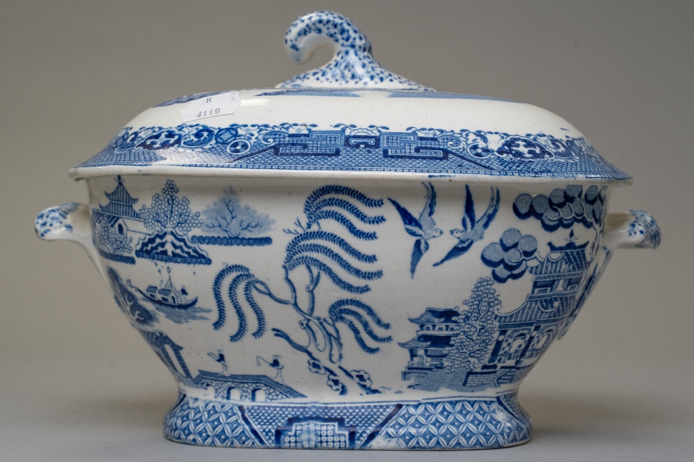 Two lidded soup or serving tureen one marked Copeland Spode rd no.615911 possibly in the Eden - Image 4 of 9