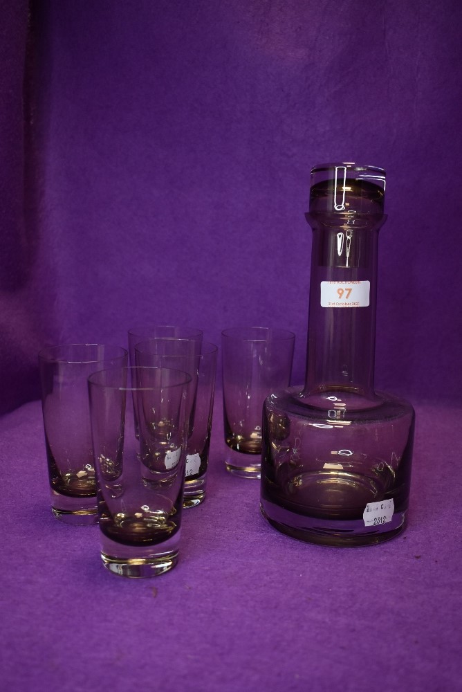 A fine glass and decanter set in a mid century style good condition