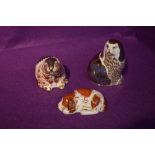 Three Royal Crown Derby Paperweights, King Charles Spaniel, Beaver and Collector's Guild Puppy,