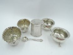 A pair of silver salts of cauldron form having moulded rims (1 spoon), Birmingham 1905, William