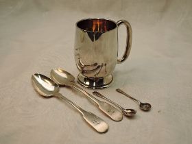 A small silver christening mug of plain form having gilt interior and bearing name: Susan Mary to
